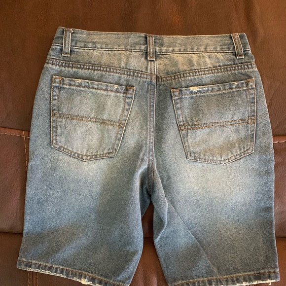 Men’s Ripped Shorts - Picture 4 of 4